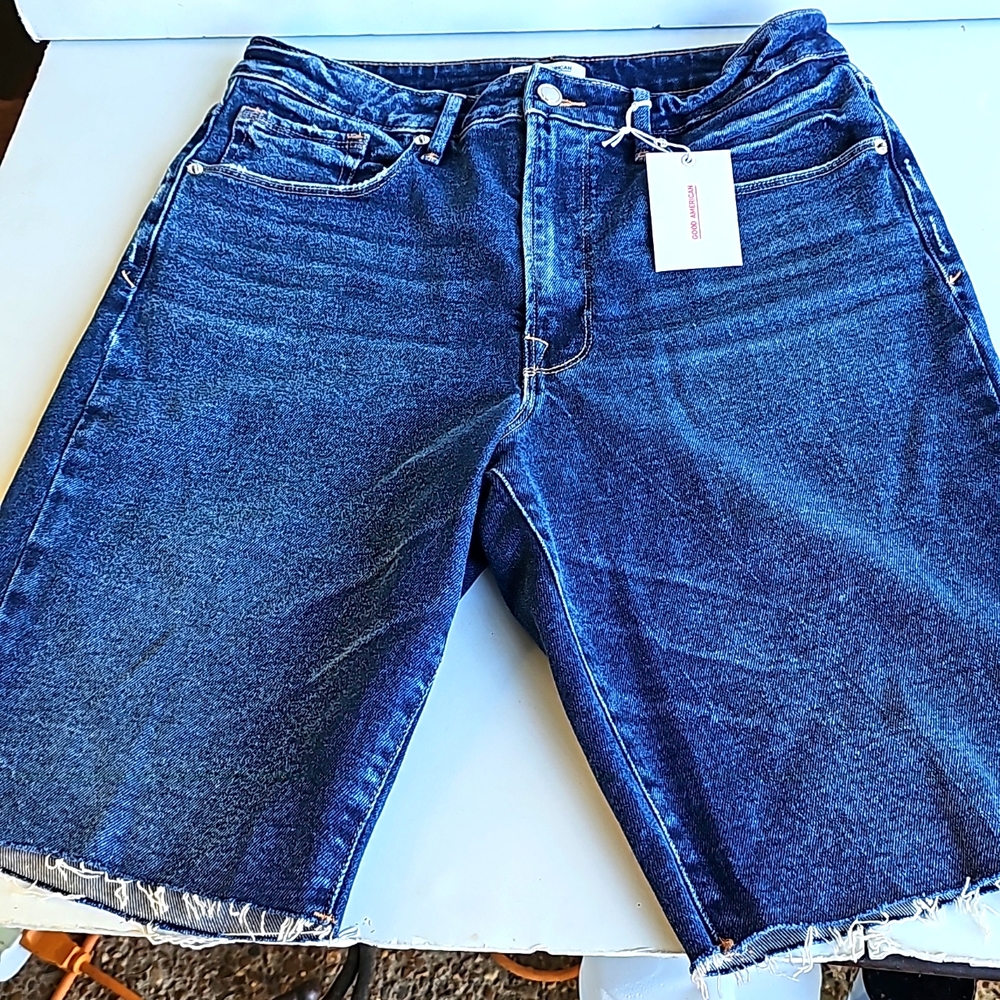 Good American Jean Shorts/ Size 15/33